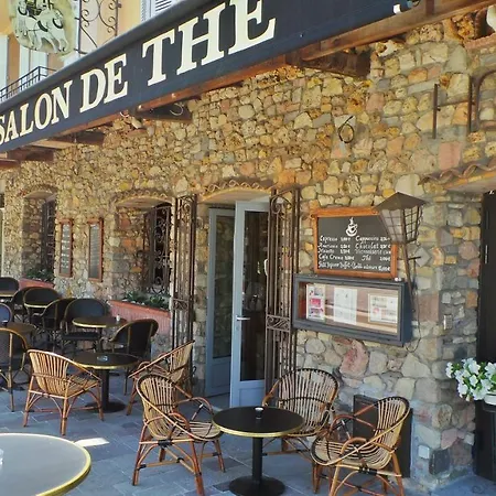 Отель Relais Du Postillon Антиб