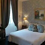 Relais Du Postillon 3*