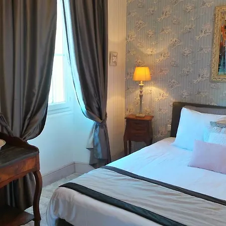 Relais Du Postillon 3*