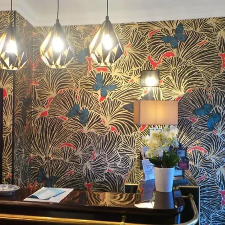 Relais Du Postillon 3*