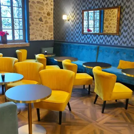 Relais Du Postillon 3*