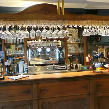 Relais Du Postillon 3*