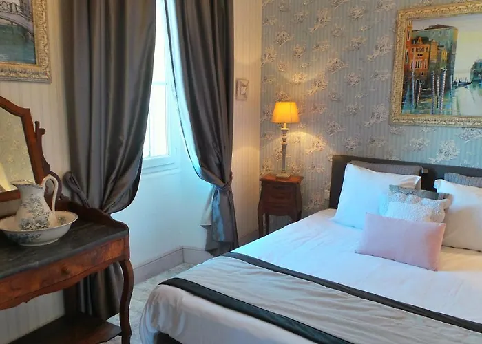 Relais Du Postillon 3*