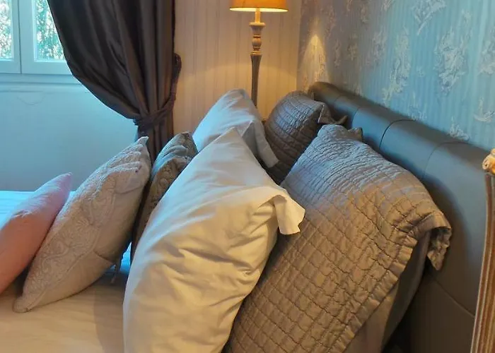 Relais Du Postillon 3* אנטיב