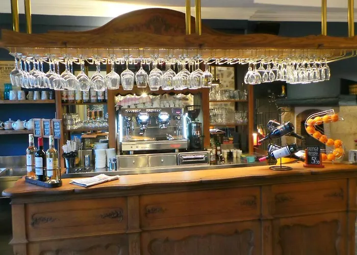 Relais Du Postillon 3*