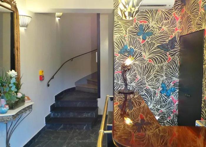 Relais Du Postillon 3*